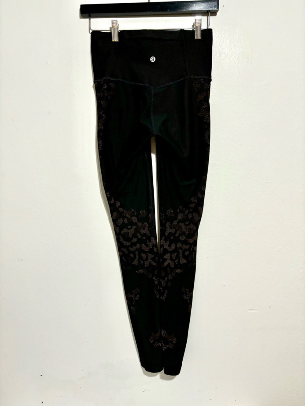 Lululemon Mapped out camo print legging tight 6 black orange pocket ankle length